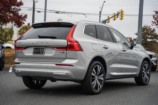 2023 Volvo XC60 B5 Ultimate Bright Theme