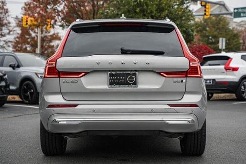 2023 Volvo XC60 B5 Ultimate Bright Theme