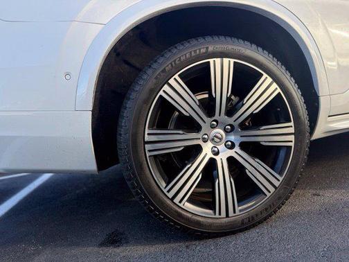 Crystal White Metallic 2021 Volvo XC90 T6 Inscription
