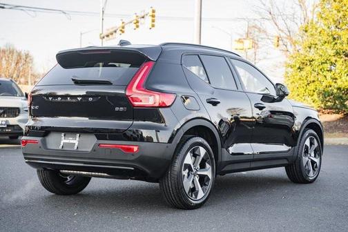 2026 Volvo XC40 B5 Plus