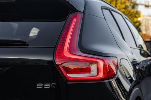 2026 Volvo XC40 B5 Plus