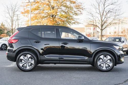 2026 Volvo XC40 B5 Plus