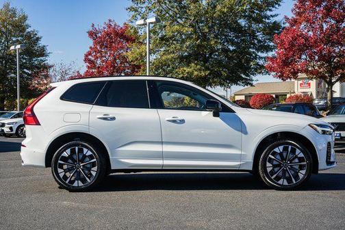 2026 Volvo XC60 B5 Ultra