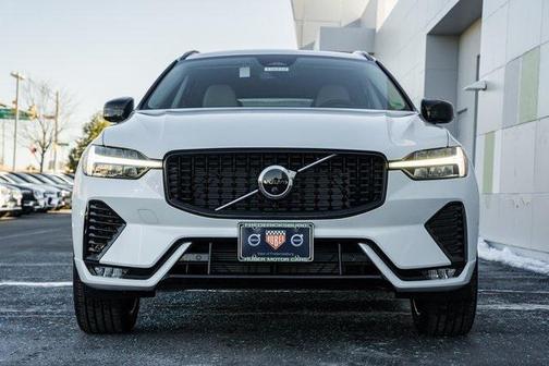 2025 Volvo XC60 B5 Plus