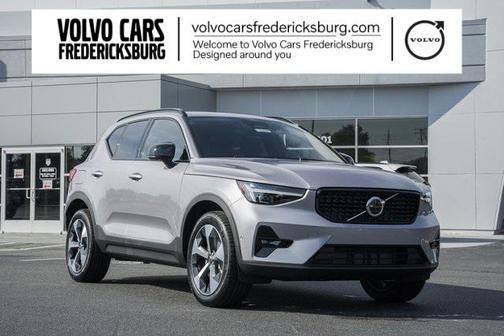 2026 Volvo XC40 Plus, B5 AWD Gas (mild hybrid), Dark