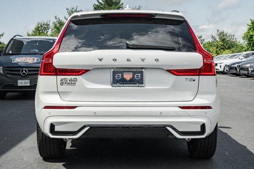 2025 Volvo XC60 Plug-In Hybrid T8 Plus