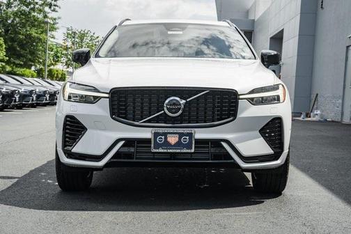 2025 Volvo XC60 Plug-In Hybrid T8 Plus