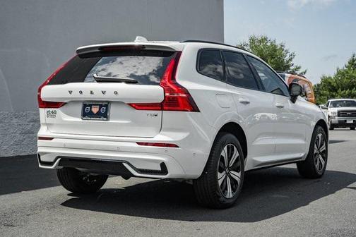2025 Volvo XC60 Plug-In Hybrid T8 Plus