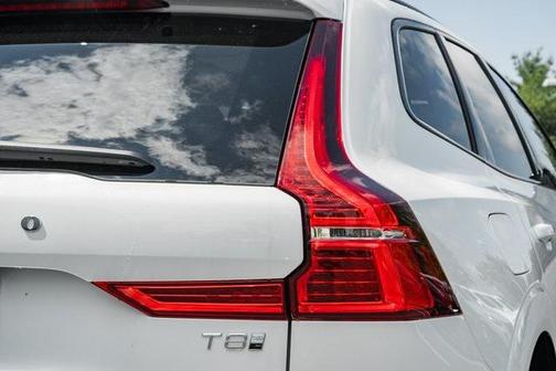 2025 Volvo XC60 Plug-In Hybrid T8 Plus