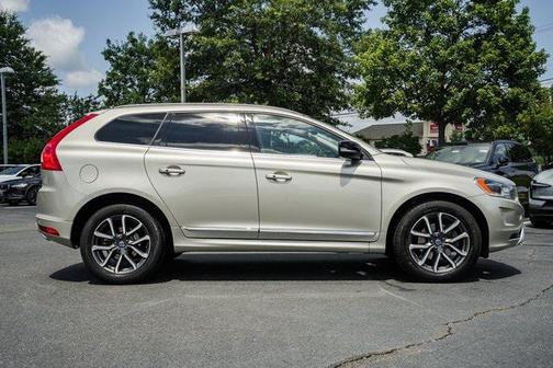 2017 Volvo XC60 T6 Dynamic