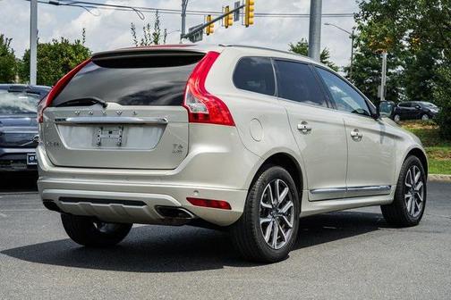 2017 Volvo XC60 T6 Dynamic