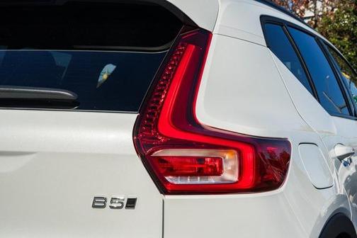 2026 Volvo XC40 B5 Plus