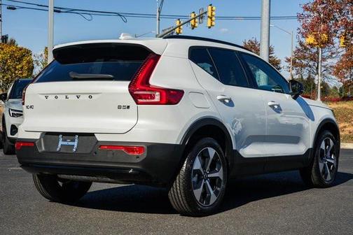 2026 Volvo XC40 B5 Plus