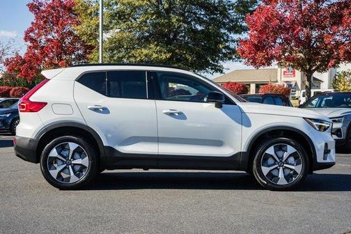 2026 Volvo XC40 B5 Plus