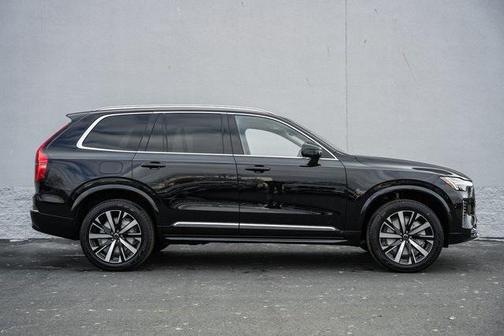 2025 Volvo XC90 Plug-In Hybrid T8 Core 7-Seater