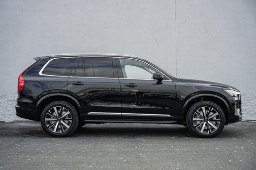 2025 Volvo XC90 Plug-In Hybrid T8 Core 7-Seater