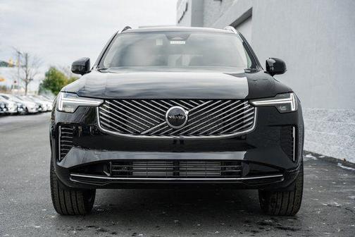 2025 Volvo XC90 Plug-In Hybrid T8 Core 7-Seater