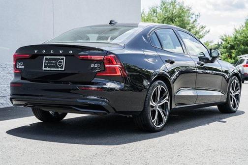 2024 Volvo S60 B5 Core Dark Theme