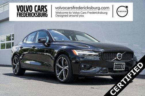 2024 Volvo S60 B5 Core Dark Theme
