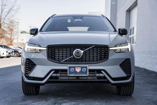 2025 Volvo XC60 Plug-In Hybrid T8 Plus