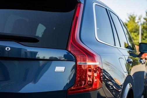 2024 Volvo XC90 Recharge Plug-In Hybrid T8 Ultimate Bright Theme 7-Seater