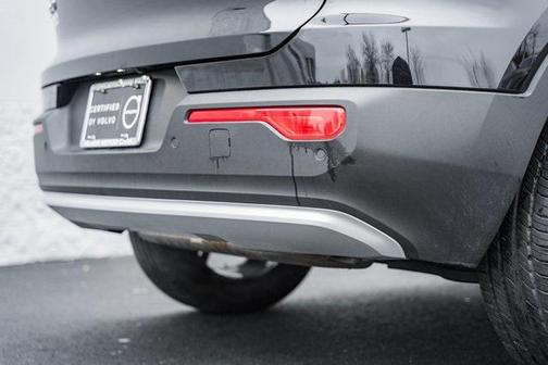 2025 Volvo XC40 B5 Core Bright Theme
