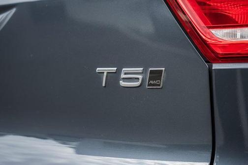 2021 Volvo XC40 T5 Inscription