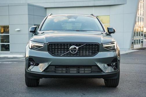 2026 Volvo XC40 B5 Ultra