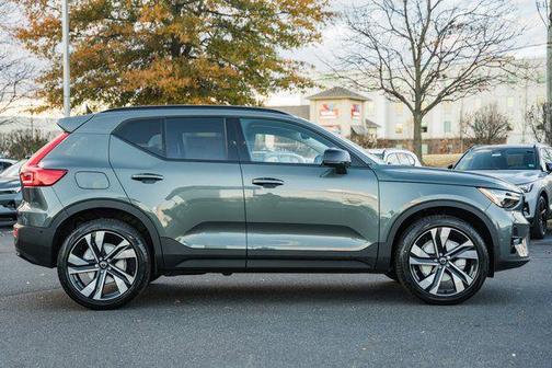 2026 Volvo XC40 B5 Ultra