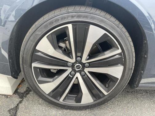 2023 Volvo S60 B5 Ultimate Bright Theme