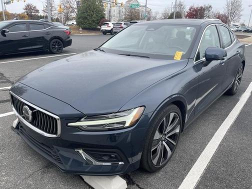 2023 Volvo S60 B5 Ultimate Bright Theme
