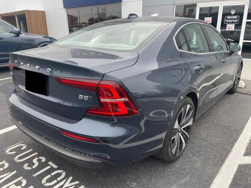 2023 Volvo S60 B5 Ultimate Bright Theme