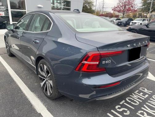 2023 Volvo S60 B5 Ultimate Bright Theme