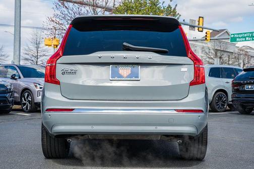 2024 Volvo XC90 Recharge Plug-In Hybrid T8 Plus Bright Theme 7-Seater