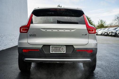 2025 Volvo XC40 B5 Plus Bright Theme