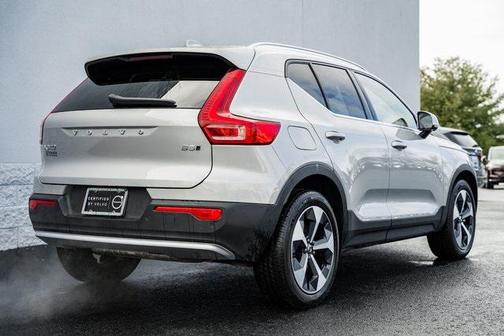 2025 Volvo XC40 B5 Plus Bright Theme