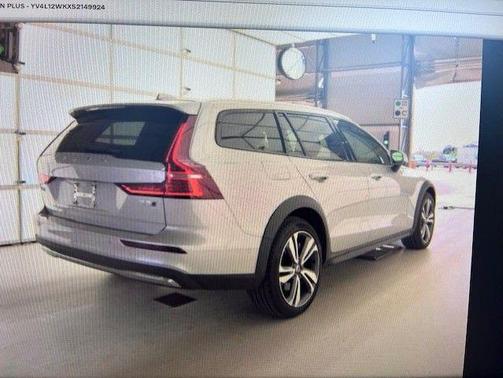 Silver Dawn Metallic 2025 Volvo V60 Cross Country Plus, B5 AWD Gas (mild hybrid)