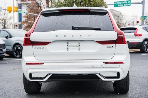 2026 Volvo XC60 B5 Plus