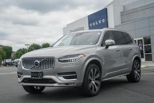 Silver Dawn Metallic 2023 Volvo XC90 B6 Ultimate 7-Seater