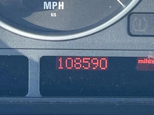 Photo 5 of 10 of 2006 BMW X5 4.4i