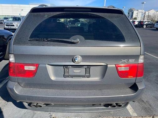 Photo 3 of 10 of 2006 BMW X5 4.4i