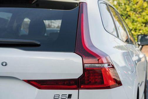 2026 Volvo XC60 B5 Ultra