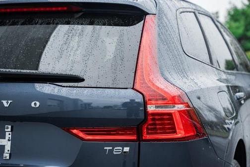 2025 Volvo XC60 Plug-In Hybrid T8 Plus
