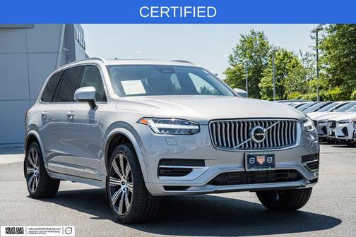 Silver Dawn Metallic 2023 Volvo XC90 Recharge Plug-In Hybrid T8 Plus Bright Theme 7-Seater