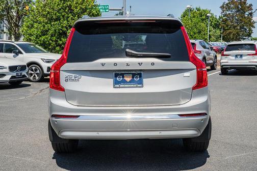 Silver Dawn Metallic 2023 Volvo XC90 Recharge Plug-In Hybrid T8 Plus Bright Theme 7-Seater