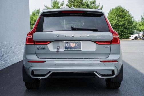 2025 Volvo XC60 Plug-In Hybrid T8 Plus