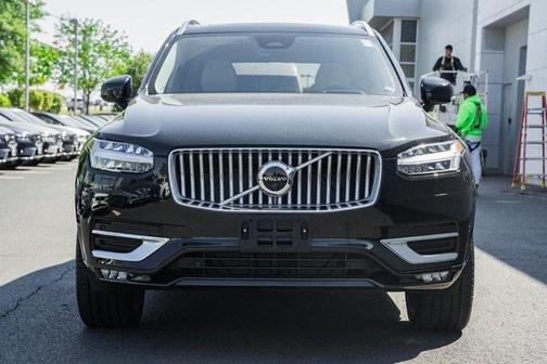2024 Volvo XC90 B6 Ultimate Bright Theme 6-Seater