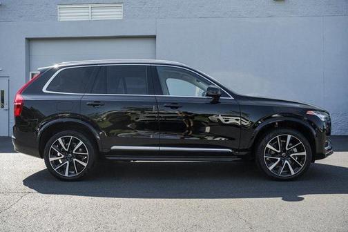 2024 Volvo XC90 B6 Ultimate Bright Theme 6-Seater