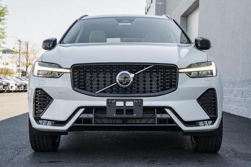 2025 Volvo XC60 B5 Ultra