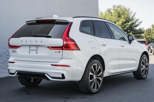 2025 Volvo XC60 B5 Ultra